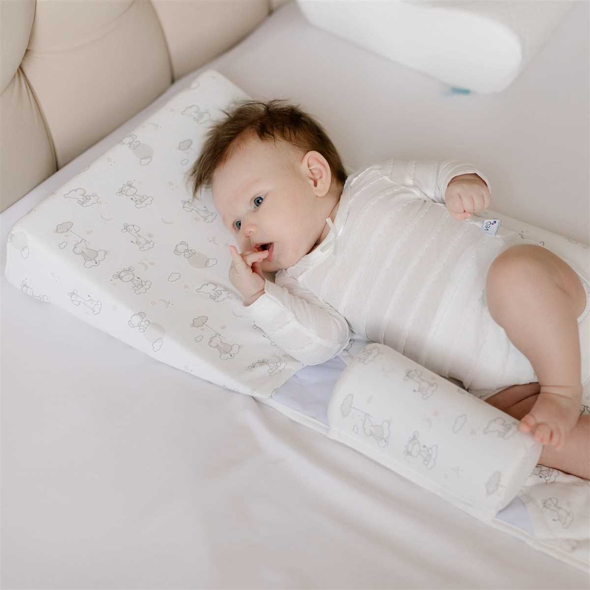Как использовать ортопедическую подушку для ребенка?