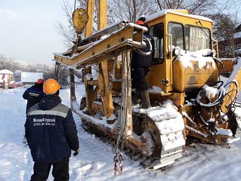 Основные компоненты дизельных молотов: