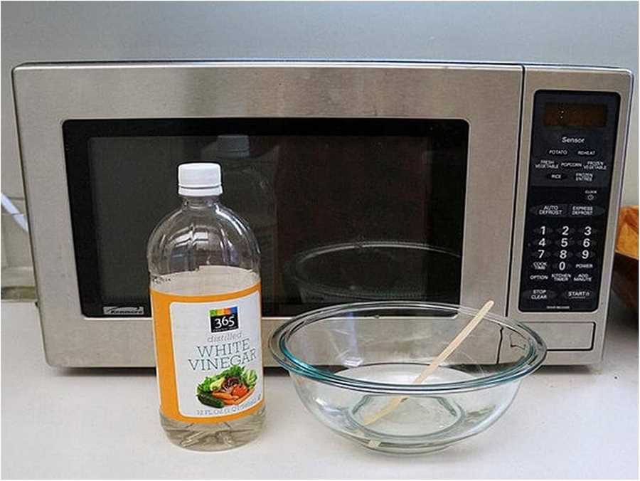 1. Как использовать лимон для очистки микроволновки?