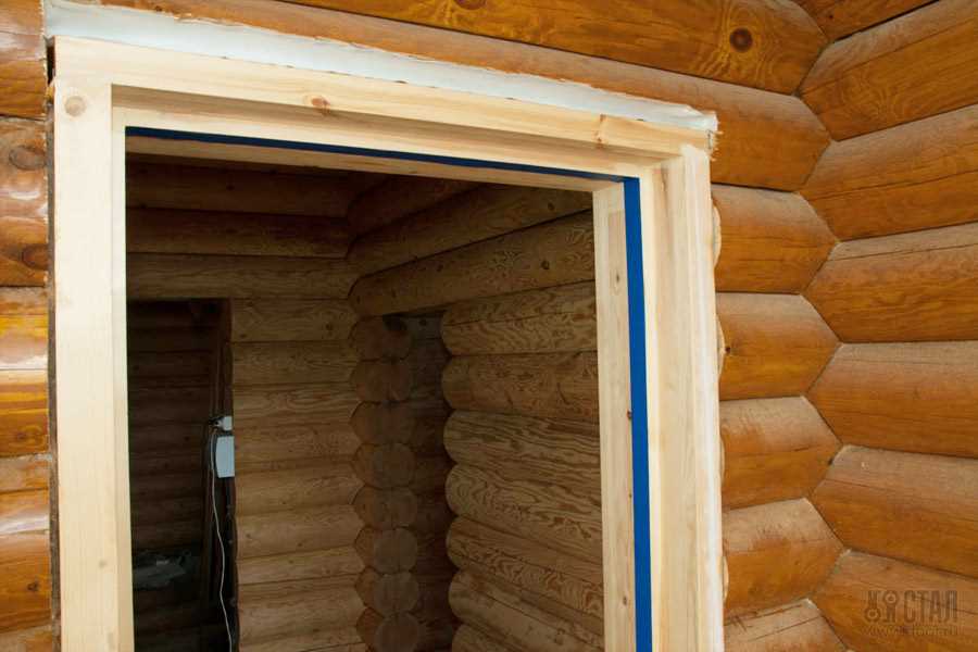 Техники установки дверей в деревянном доме