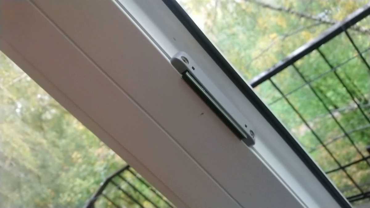 Как правильно выбрать магнитную защелку для балконной двери?