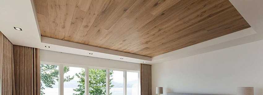 Учет особенностей помещения при выборе ламината для потолка