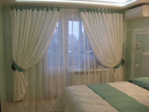 Римские шторы в маленькой спальне