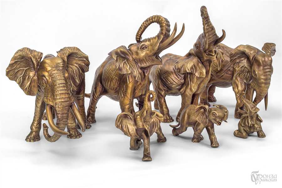 3. Статуэтки семь слонов из камня