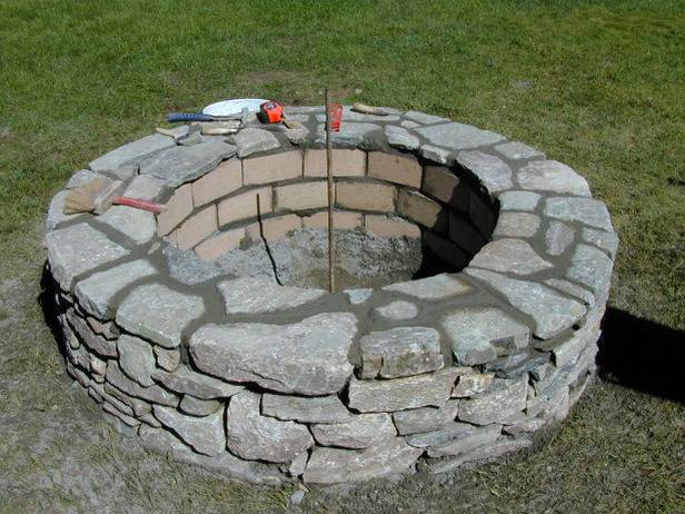 Как построить каменную яму для огня