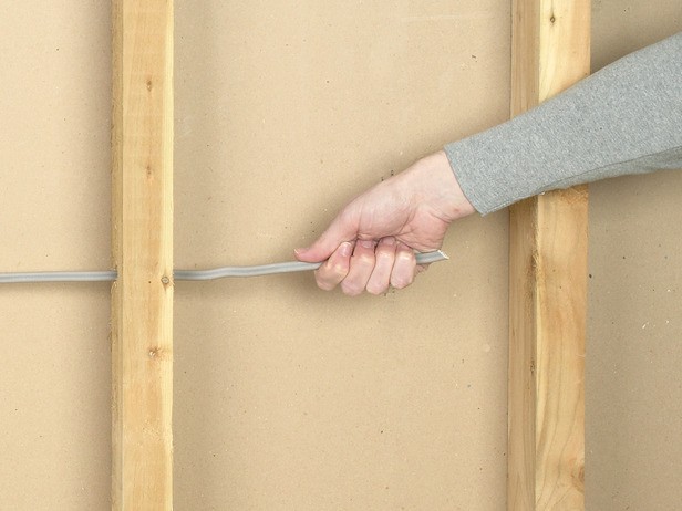 Как пропустить провода или кабель внутри стены