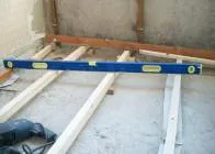 Шаг между лагами не более 69 см