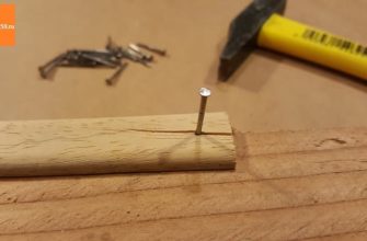 Планка, треснувшая при забивании гвоздя