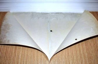 как подклеить обои