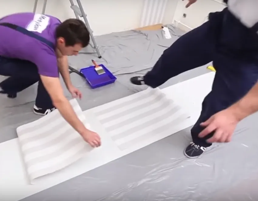 Обойный клей: пропитывание обоев