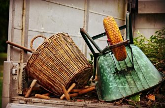 Ошибки при подготовке к зиме: как правильно хранить инвентарь, садовые конструкции