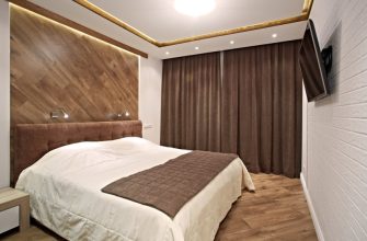 Ламинат на стенах комнаты