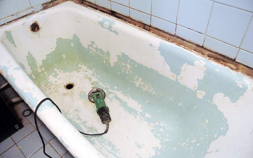 Как восстановить старую ванну, заливка акриловой или вкладыш в чугунной