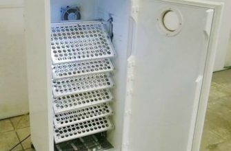 Старый холодильник