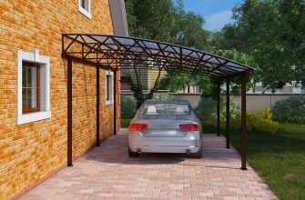 навес для машины из поликарбоната примыкает к зданию