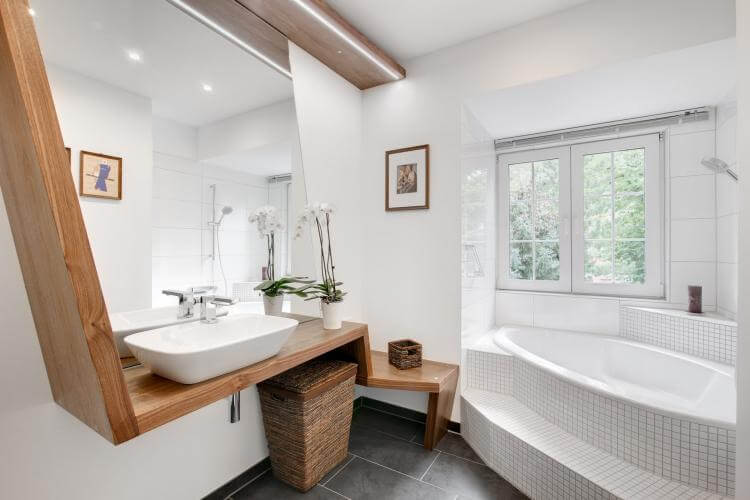 Фото дизайна ванной комнаты в белом