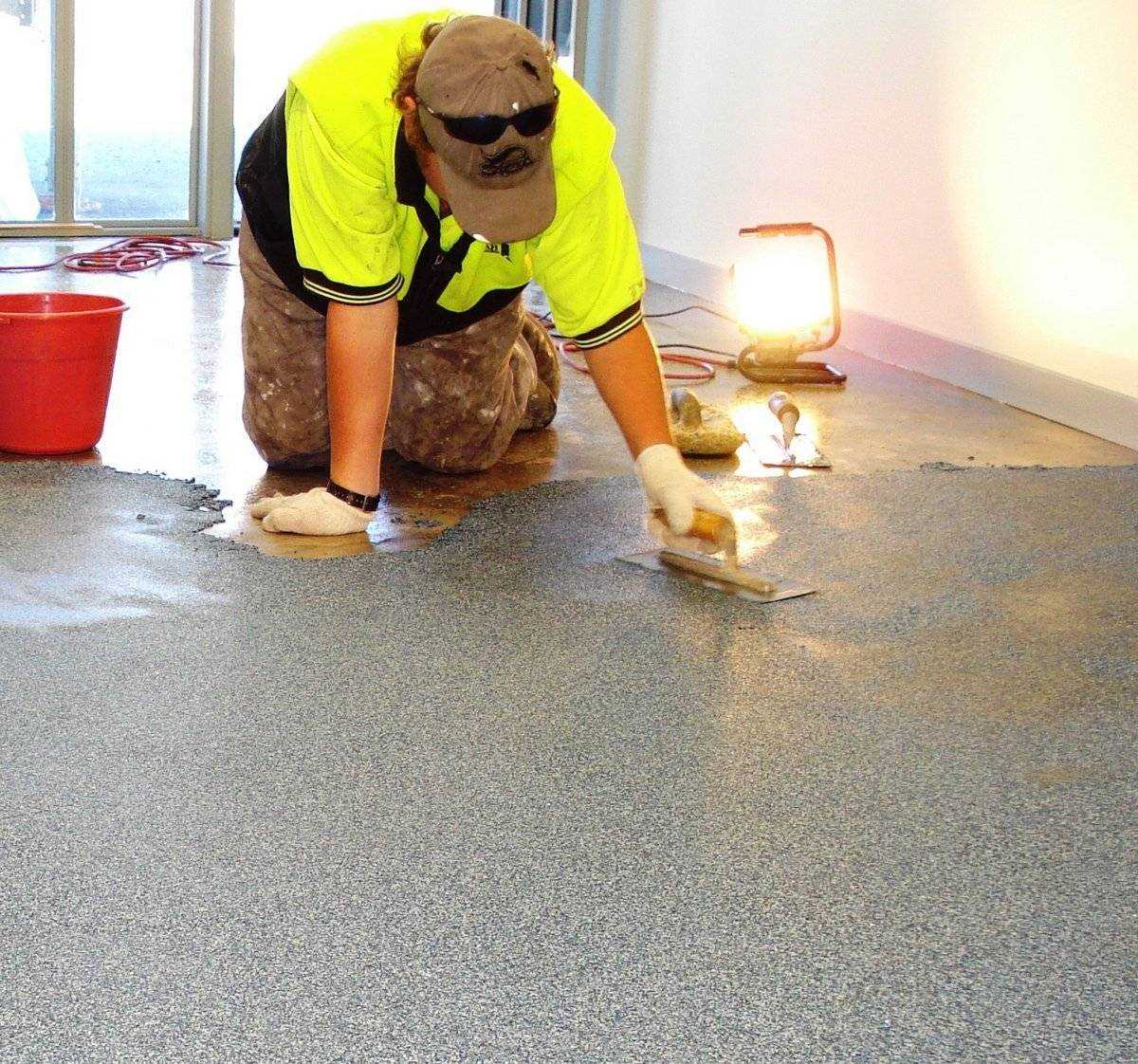 Как и чем обработать, покрыть бетонный пол чтобы не пылил?