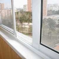 Раздвижные окна: особенности монтажа сетки