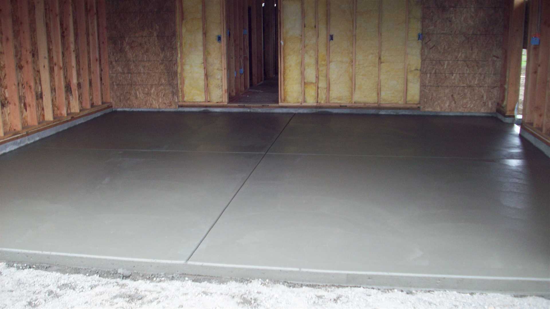 Как сделать ремонт бетонного пола в гараже своими руками?