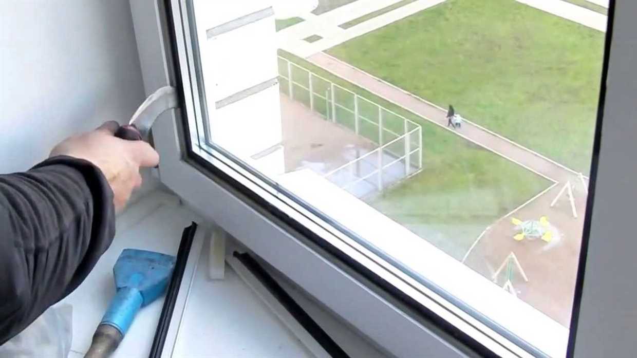 Можно ли снять стеклопакет с пластикового окна самостоятельно и как это сделать без ошибок?