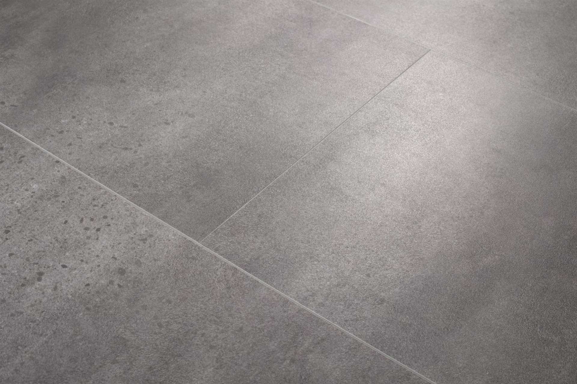 Какие стили интерьера сочетаются с кварцвиниловым полом в виде бетона