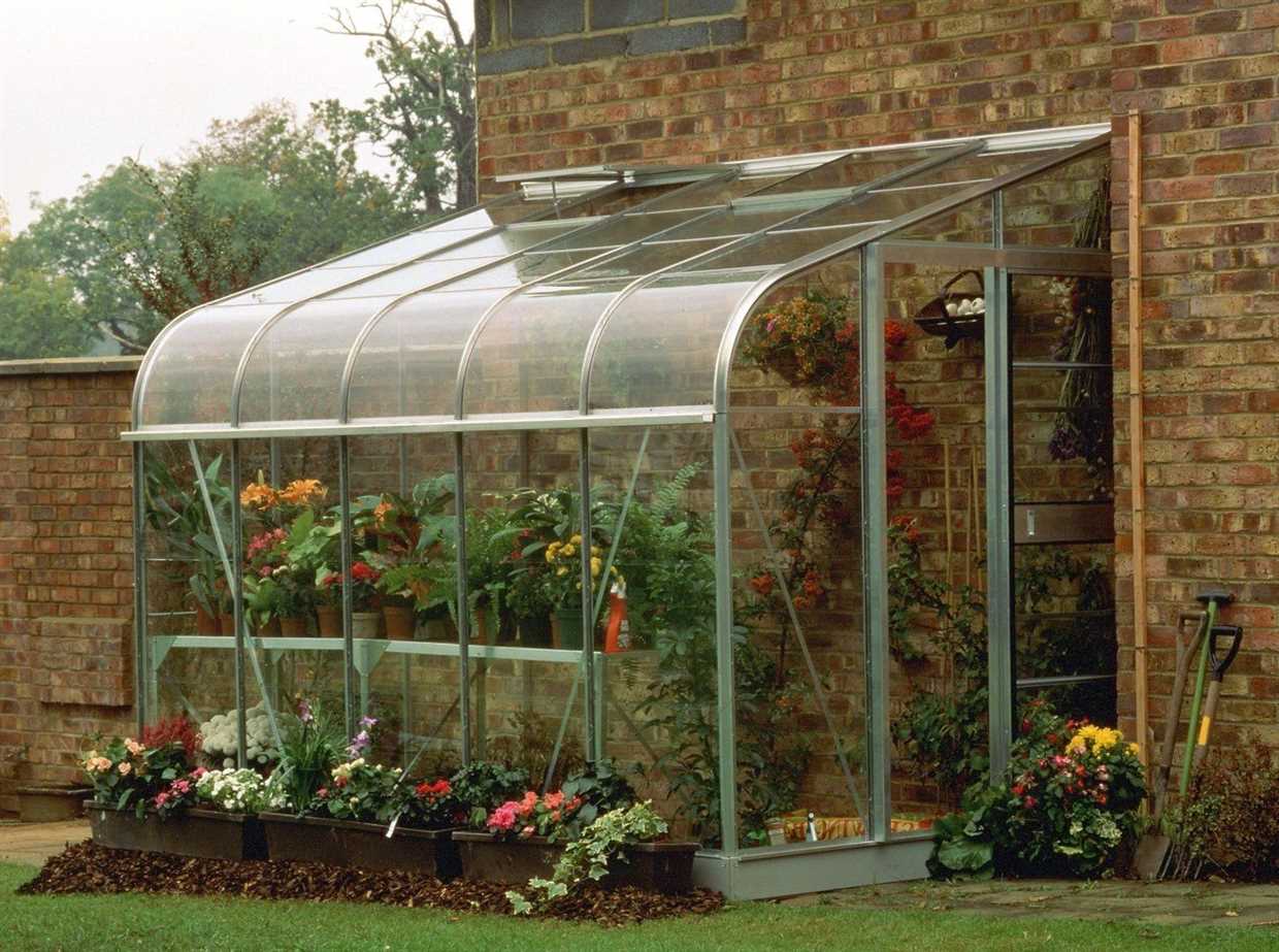 Увеличение урожайности с теплицей с двускатной крышей