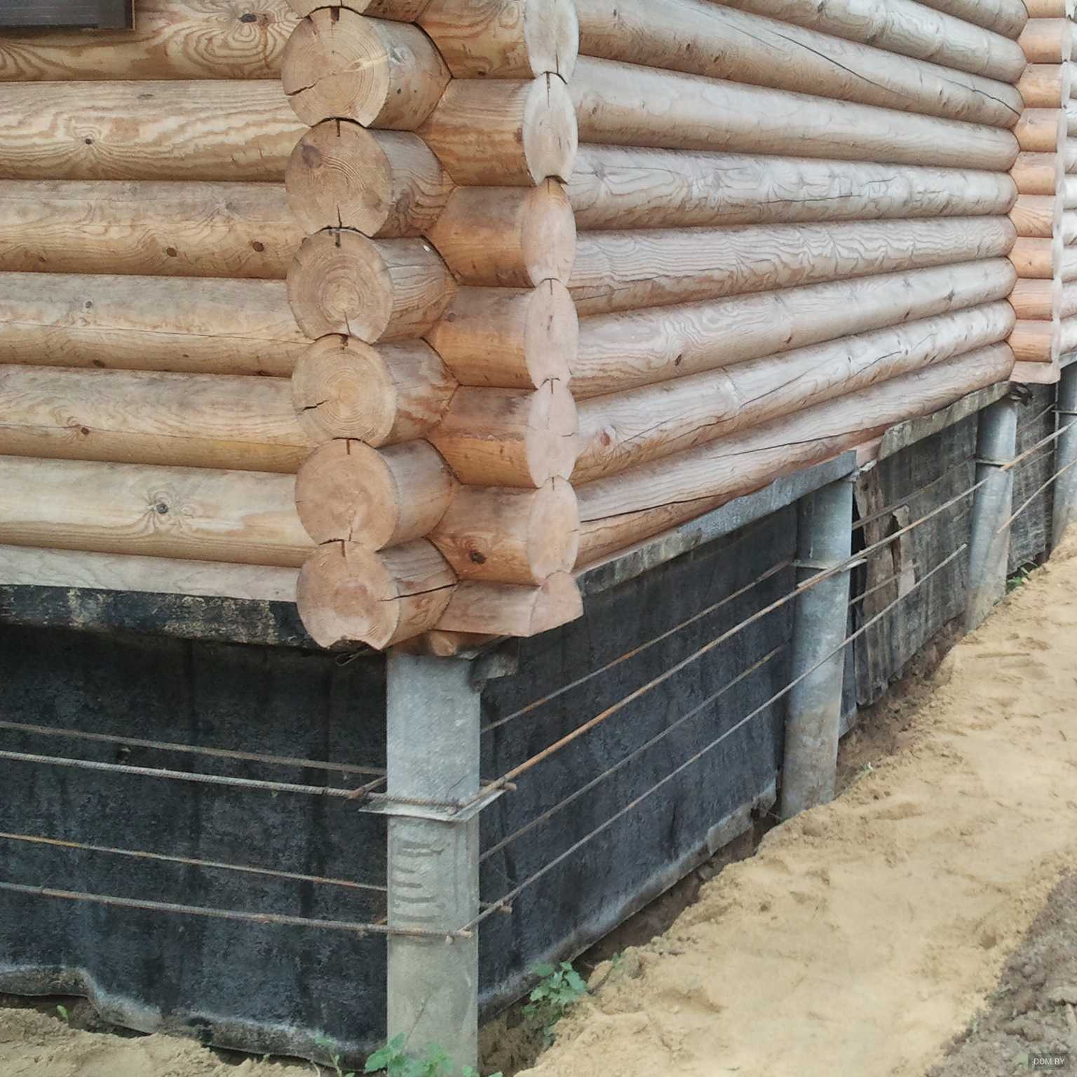 Технология ремонта фундамента деревянного дома, средние цены за работу под ключ